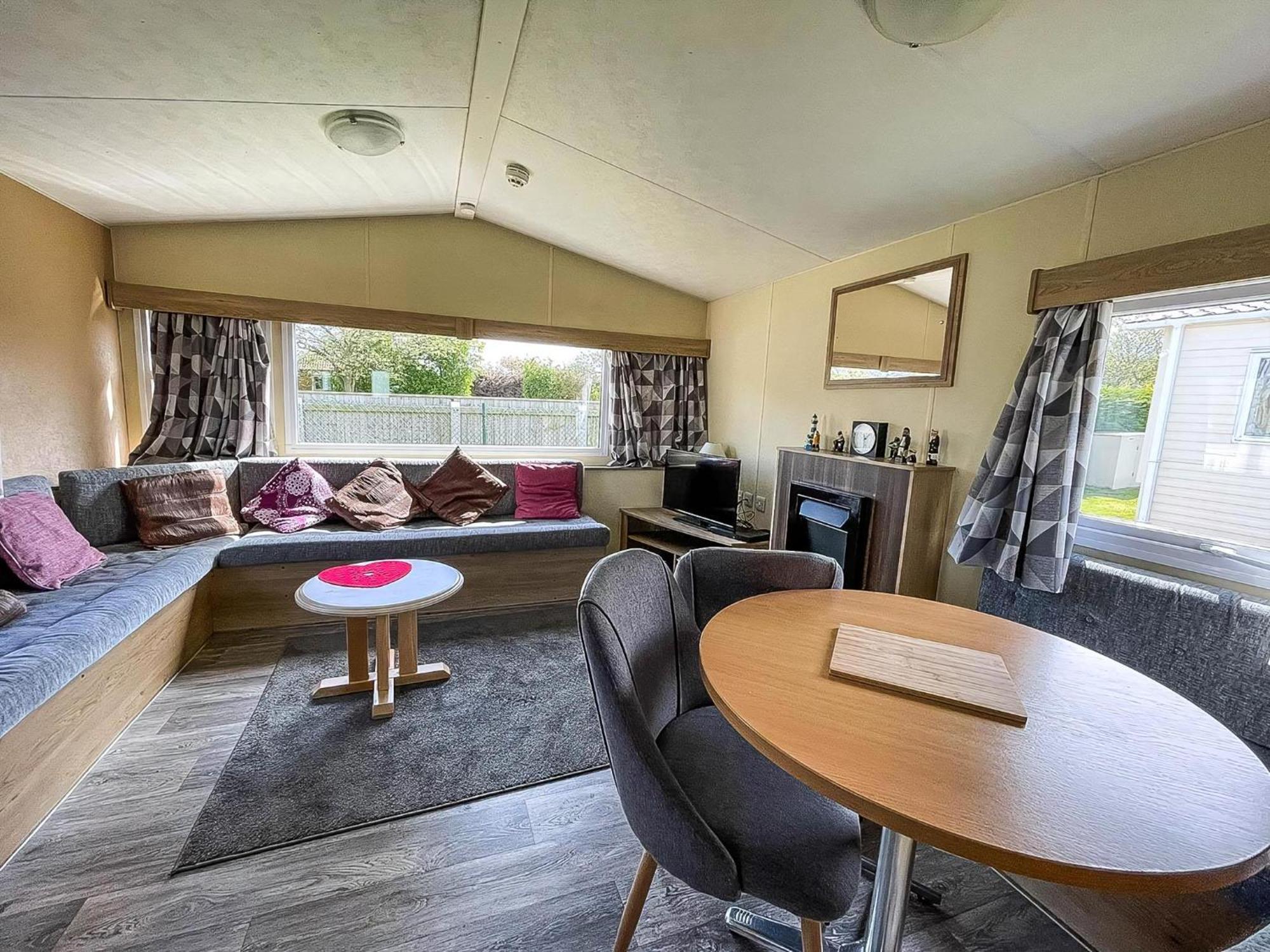 Lovely 6 Berth Caravan At Sunnydale Holiday Park Ref 35375S Лаут Экстерьер фото